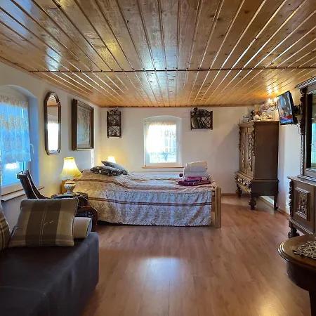 Zacisze 13 דירה לשנה